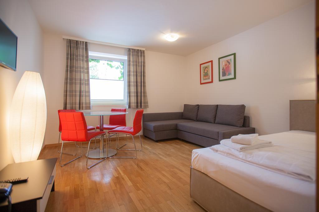 Hôtel Wolke 7 à Reutte Extérieur photo