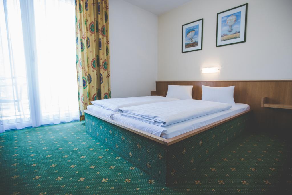 Hôtel Wolke 7 à Reutte Extérieur photo